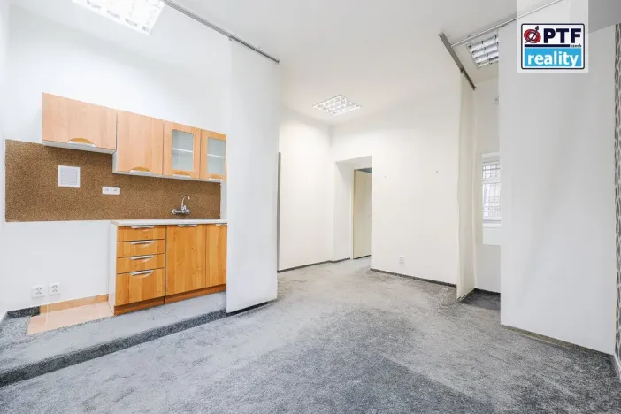 Pronájem obchodního prostoru, Plzeň, Na Roudné, 43 m2