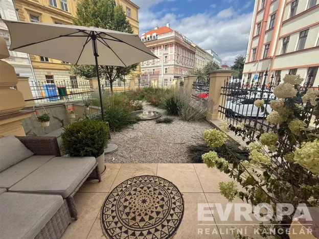 Pronájem bytu 2+kk, Praha - Vinohrady, U Zvonařky, 65 m2