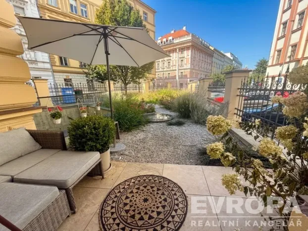 Pronájem bytu 2+kk, Praha - Vinohrady, U Zvonařky, 65 m2