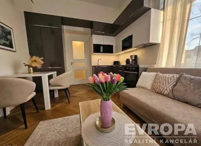 Pronájem bytu 2+kk, Praha - Vinohrady, U Zvonařky, 38 m2