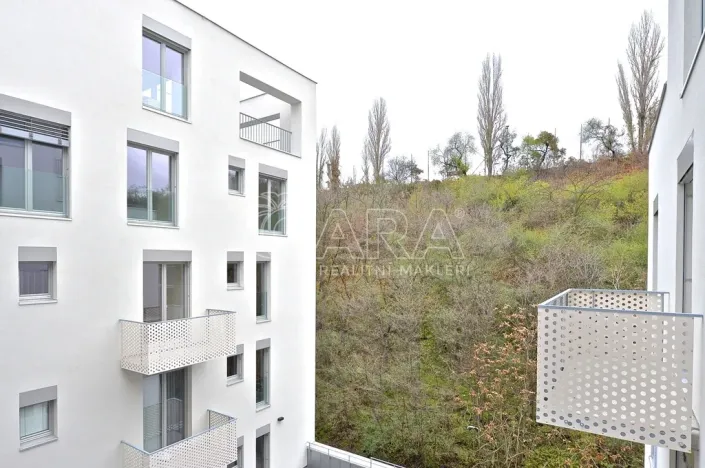 Pronájem bytu 2+kk, Praha - Žižkov, Hartigova, 39 m2