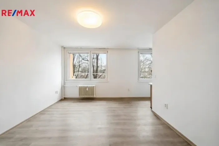 Pronájem bytu 1+kk, Hradec Králové - Nový Hradec Králové, Vachkova, 26 m2