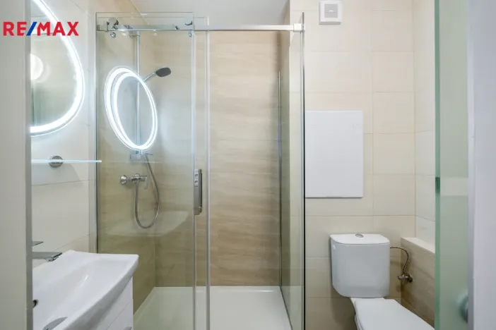 Pronájem bytu 1+kk, Hradec Králové - Nový Hradec Králové, Vachkova, 26 m2