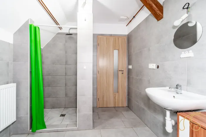 Prodej komerční nemovitosti, Studená, nám. Sv. J. Nepomuckého, 256 m2