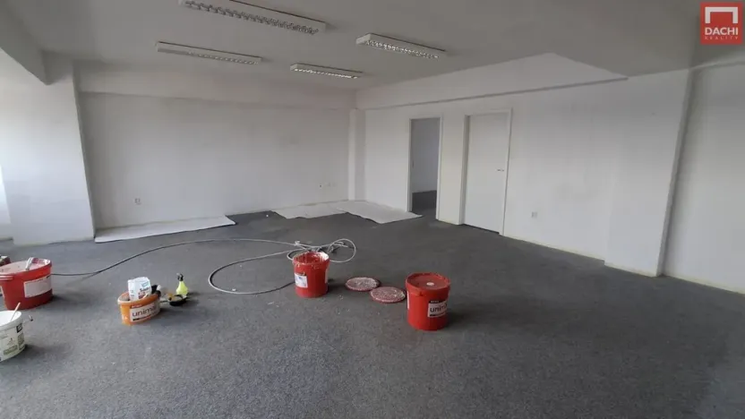 Pronájem kanceláře, Olomouc, Šlechtitelů, 228 m2