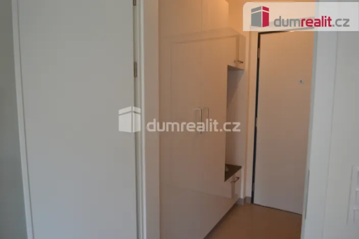 Pronájem bytu 1+kk, Praha - Košíře, Naskové, 30 m2