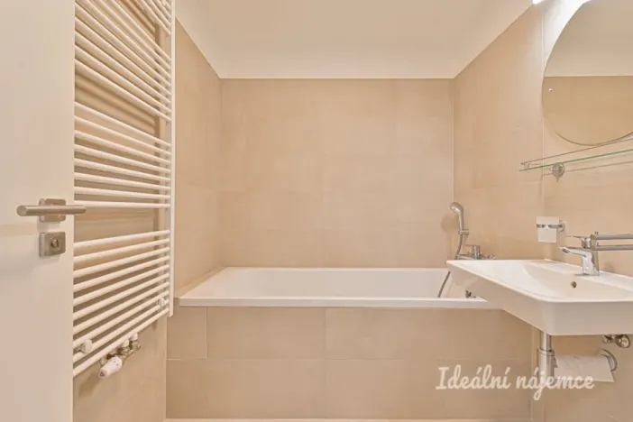 Pronájem bytu 2+kk, Brno, Střední, 60 m2