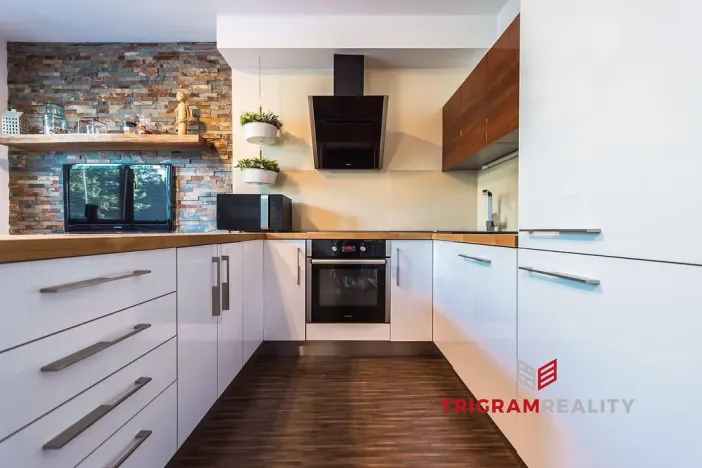 Prodej bytu 2+kk, Hradec Králové, Pouchovská, 54 m2