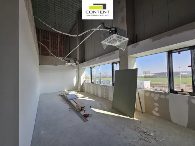 Pronájem výrobních prostor, Kozomín, 3000 m2