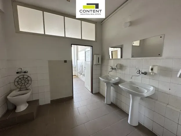 Pronájem výrobních prostor, Plzeň - Skvrňany, 1009 m2