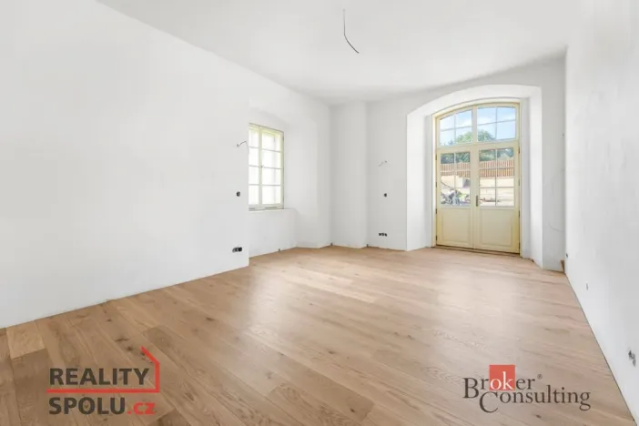 Pronájem bytu 1+kk, Jince, Slavíkova, 47 m2