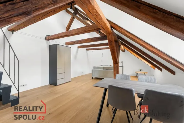 Pronájem atypického bytu, Jince, Slavíkova, 71 m2