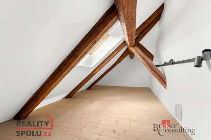 Pronájem atypického bytu, Jince, Slavíkova, 71 m2