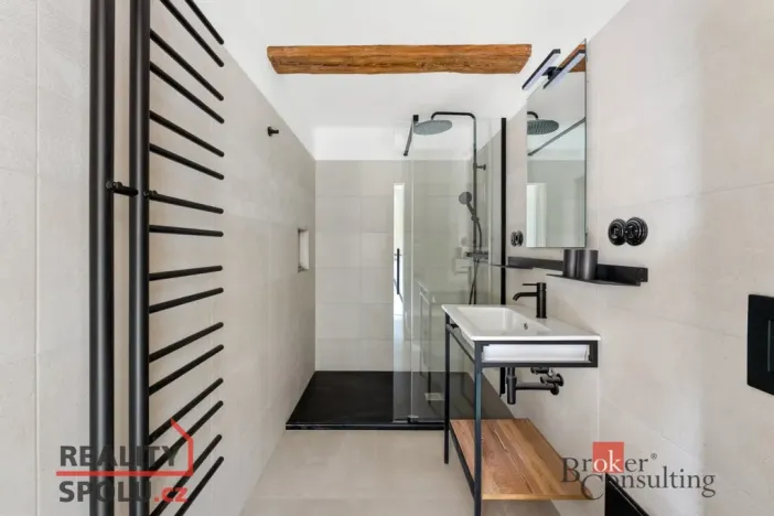 Pronájem atypického bytu, Jince, Slavíkova, 71 m2