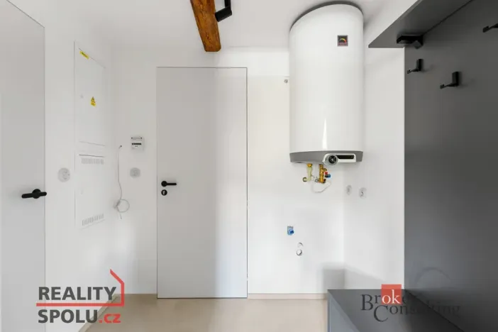 Pronájem atypického bytu, Jince, Slavíkova, 71 m2