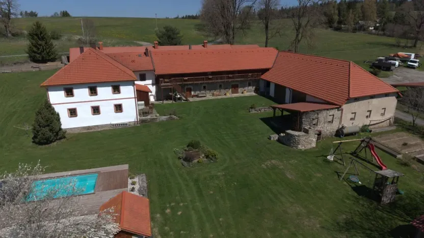 Prodej rodinného domu, Frymburk, 1140 m2