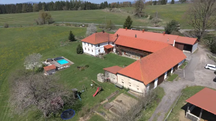 Prodej rodinného domu, Frymburk, 1140 m2