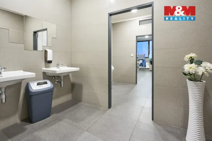 Prodej obchodního prostoru, Zlín, náměstí Míru, 5777 m2