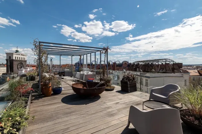 Pronájem bytu 4+kk, Praha, Laubova, 260 m2