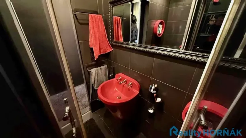 Prodej bytu 2+kk, Praha - Kobylisy, Třebenická, 38 m2