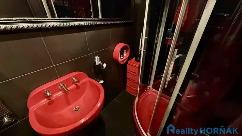 Prodej bytu 2+kk, Praha - Kobylisy, Třebenická, 38 m2