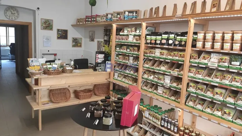 Pronájem obchodního prostoru, Hradec Králové, Tomkova, 60 m2