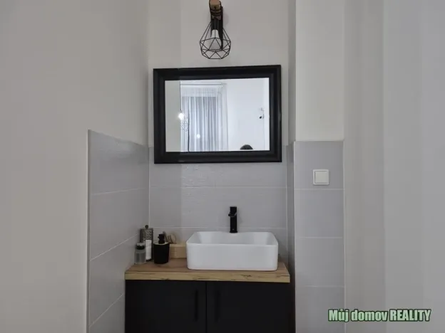 Pronájem komerční nemovitosti, Praha - Vysočany, bratří Dohalských, 233 m2