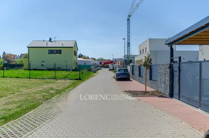 Prodej pozemku, Praha - Kbely, Ponikelská, 707 m2