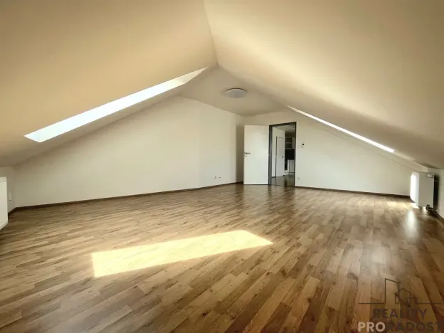 Pronájem bytu 2+kk, Brno, Vlhká, 2976 m2