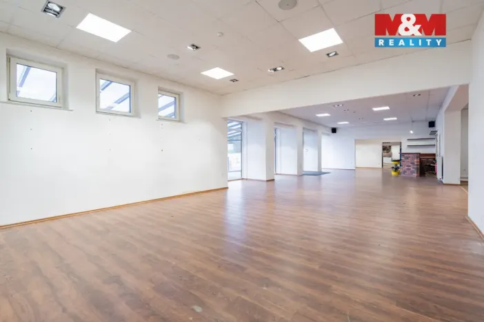 Prodej obchodního prostoru, Rudolfov, Třeboňská, 500 m2