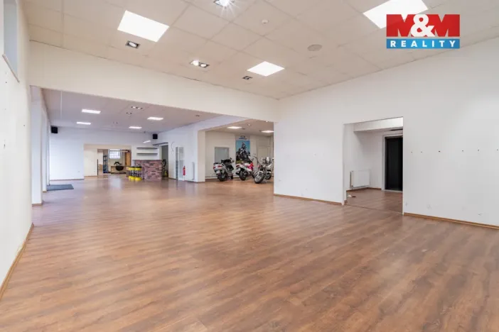 Prodej obchodního prostoru, Rudolfov, Třeboňská, 500 m2