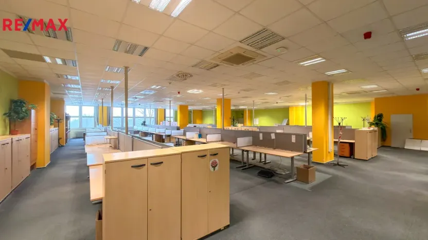 Pronájem kanceláře, Pardubice - Zelené Předměstí, Masarykovo náměstí, 416 m2