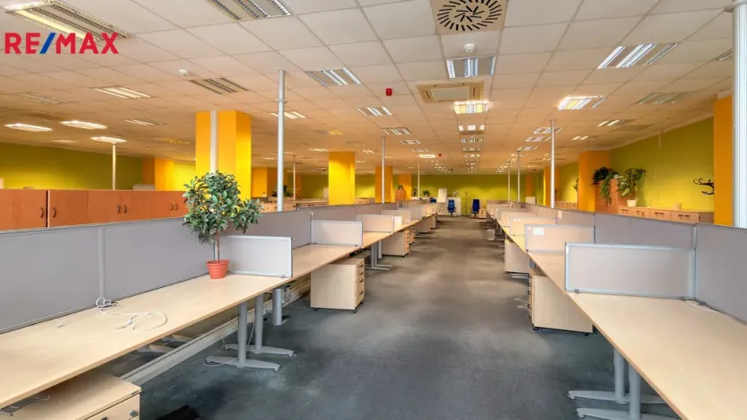 Pronájem kanceláře, Pardubice - Zelené Předměstí, Masarykovo náměstí, 416 m2