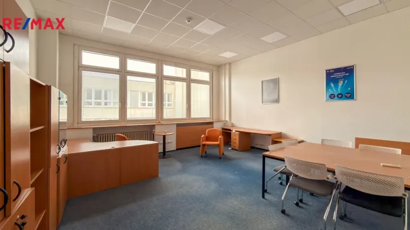 Pronájem kanceláře, Pardubice - Zelené Předměstí, Masarykovo náměstí, 21 m2