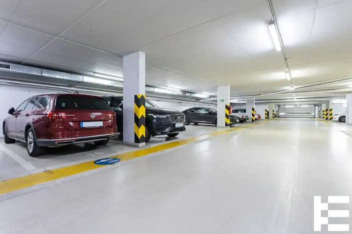 Pronájem bytu 3+kk, Praha - Hloubětín, Nademlejnská, 92 m2