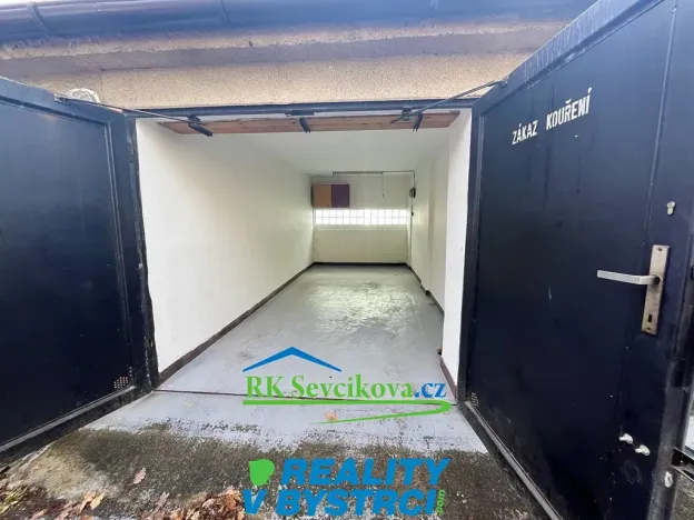 Pronájem garáže, Brno, Štouračova, 17 m2