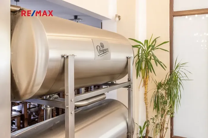 Prodej obchodního prostoru, Čelákovice, Rumunská, 794 m2