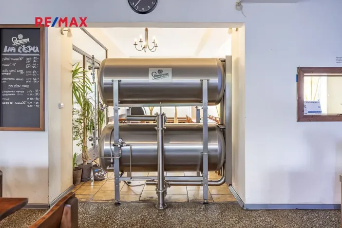 Prodej obchodního prostoru, Čelákovice, Rumunská, 794 m2