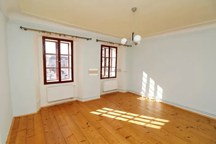 Pronájem bytu 1+1, Uhlířské Janovice, Václavské náměstí, 55 m2