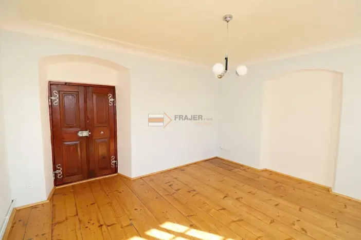 Pronájem bytu 1+1, Uhlířské Janovice, Václavské náměstí, 55 m2