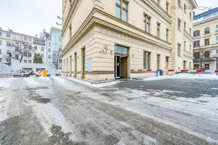 Prodej garáže, Praha - Vinohrady, U Zvonařky, 15 m2