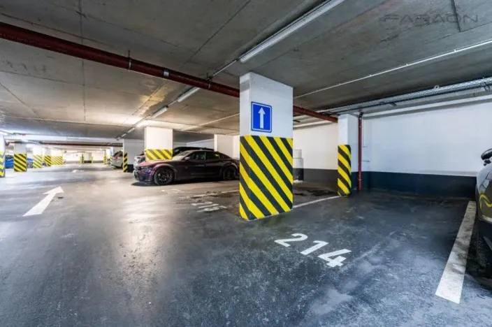 Prodej garáže, Praha - Vinohrady, U Zvonařky, 15 m2