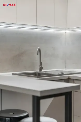 Pronájem bytu 1+kk, Praha - Košíře, Naskové, 33 m2