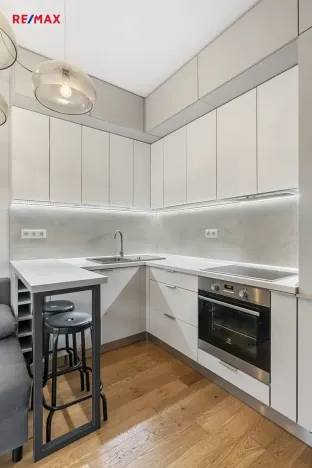 Pronájem bytu 1+kk, Praha - Košíře, Naskové, 33 m2