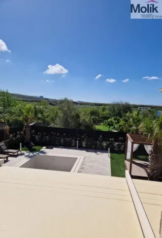 Prodej vily, Spille, 235 m2