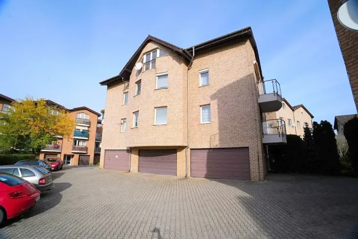 Pronájem garážového stání, Dolní Břežany, Dělnická, 20 m2