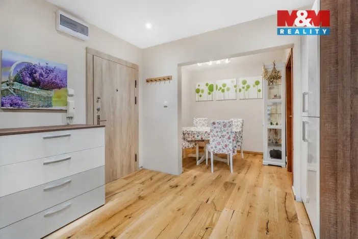 Prodej bytu 4+1, Chlumec, Vyklická, 99 m2