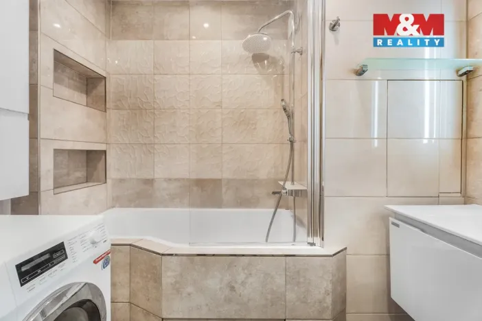 Prodej bytu 4+1, Chlumec, Vyklická, 99 m2