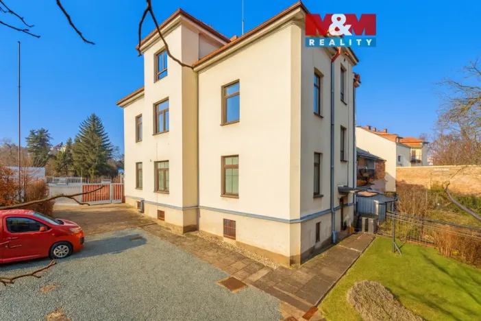 Prodej bytu 3+1, Jaroměř - Pražské Předměstí, Husova, 124 m2