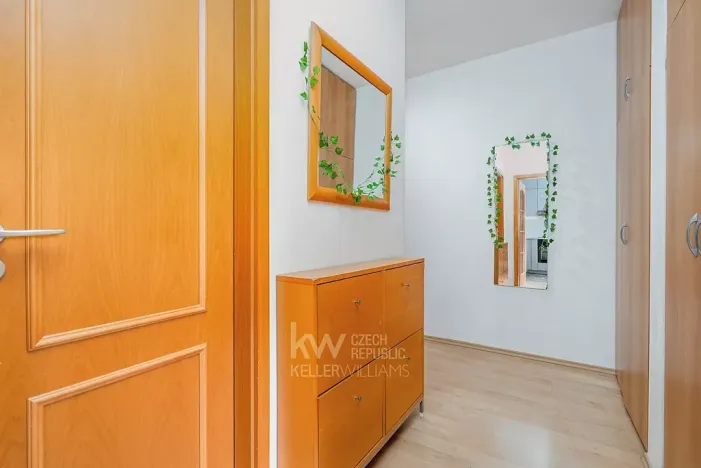 Prodej bytu 2+kk, Praha - Troja, Hnězdenská, 47 m2